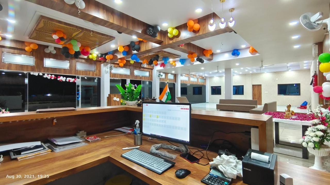 Kesar Hotel Viramgam Exterior foto